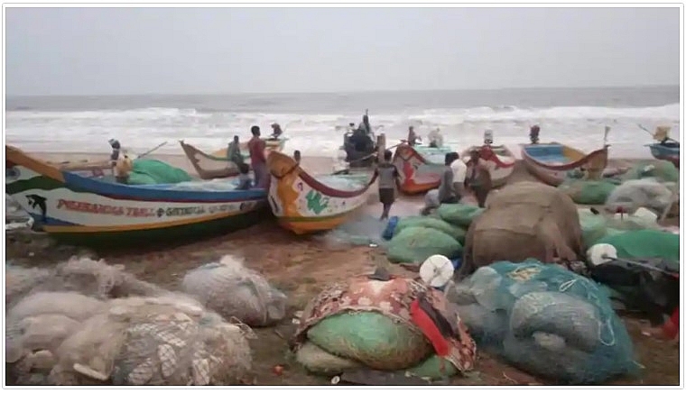 India weather forecast latest, november 26: cyclone nivar sets to cross the coasts of tamil nadu and puducherry