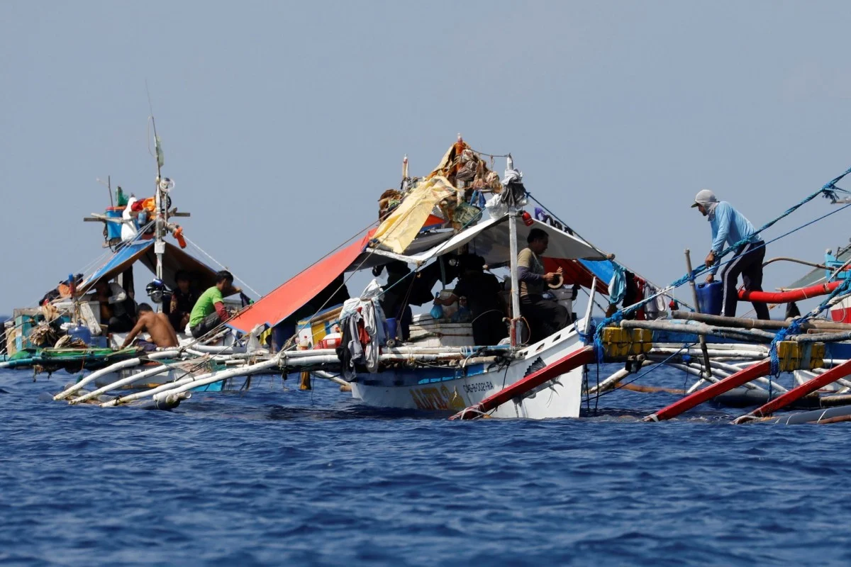 bien dong sea philippines protests against chinas illegaly fishing seizures