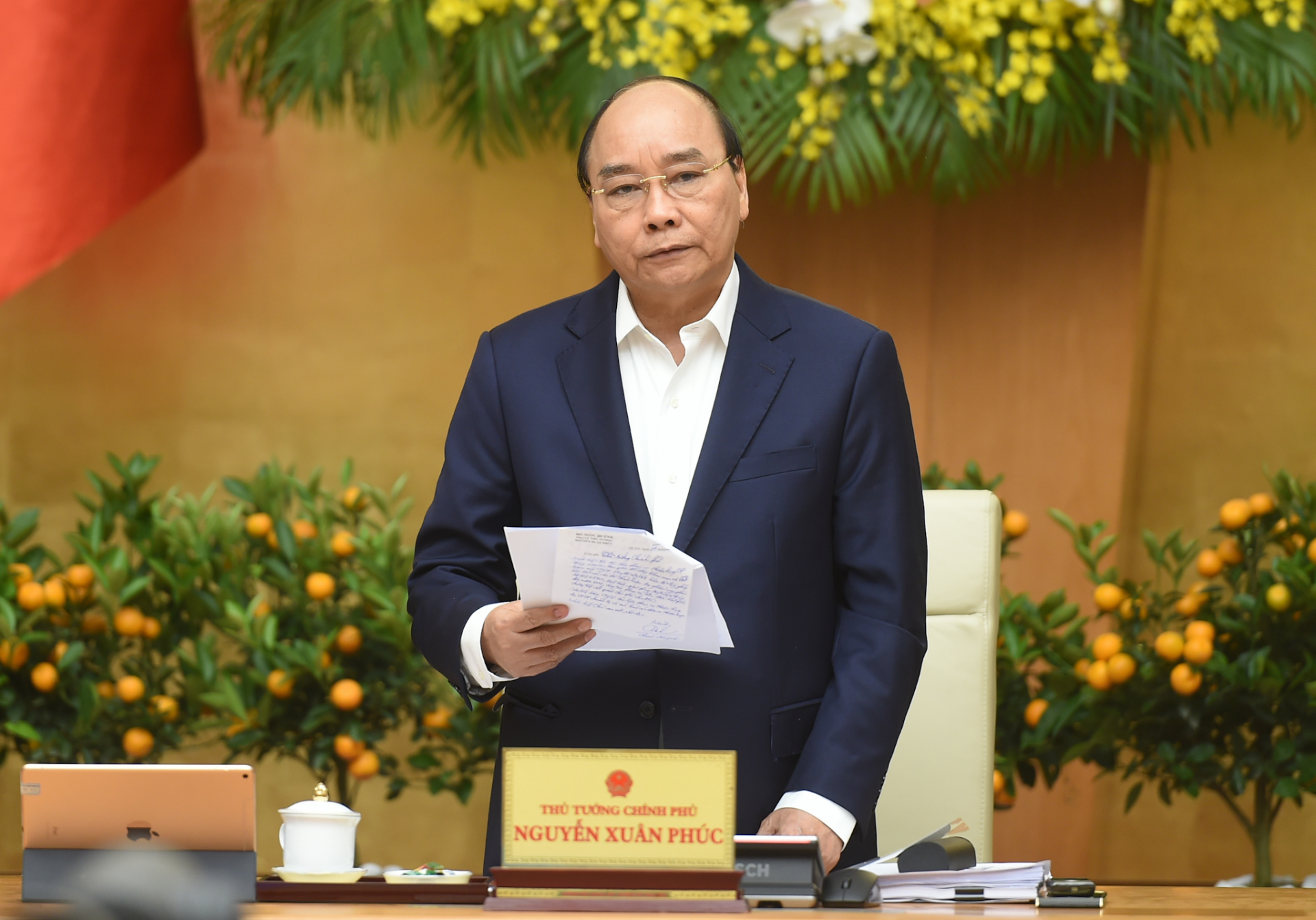 pm nguyen xuan phuc requests covid 19 vaccine supply to be ready in first quarter