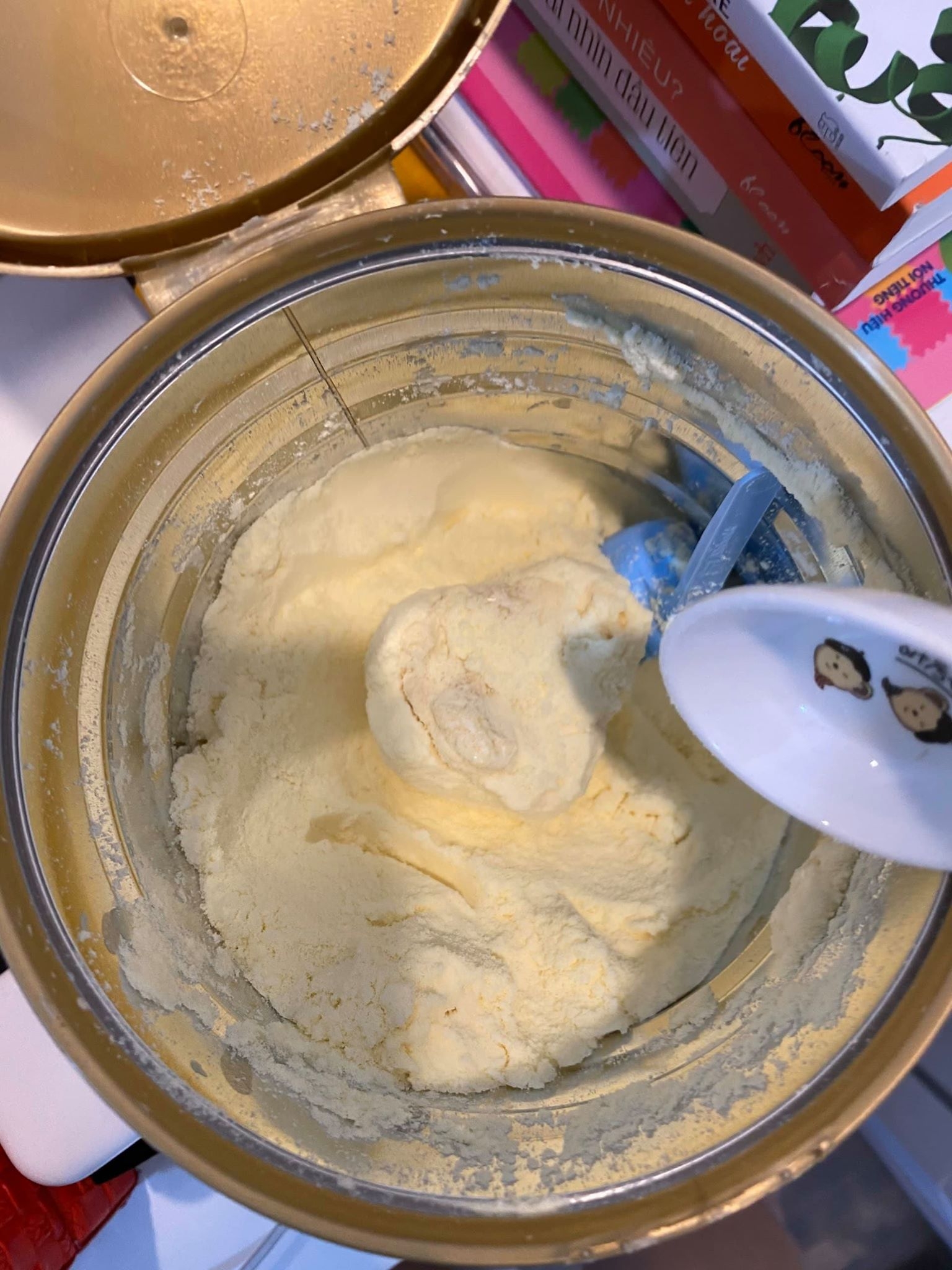 similac formula abbott milk in vietnam found curdled and changed color