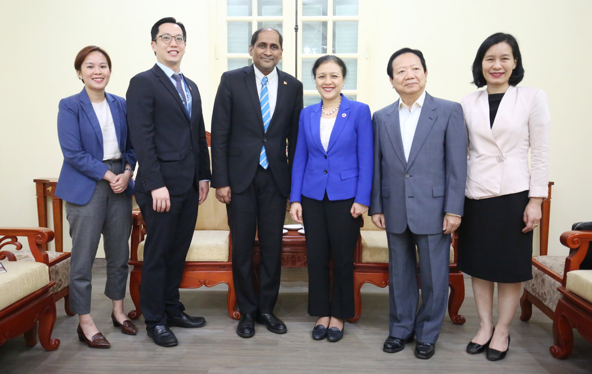 Newly appointed singaporean ambassador to pay a courtesy visit the vufo president
