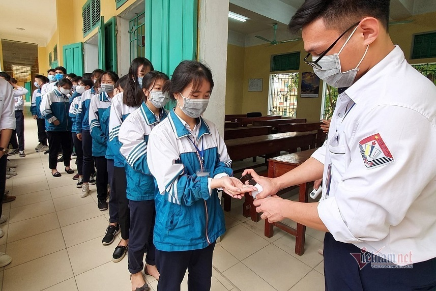 vietnam nearly 45 localities reopen their schools after long time closures due to covid 19 break