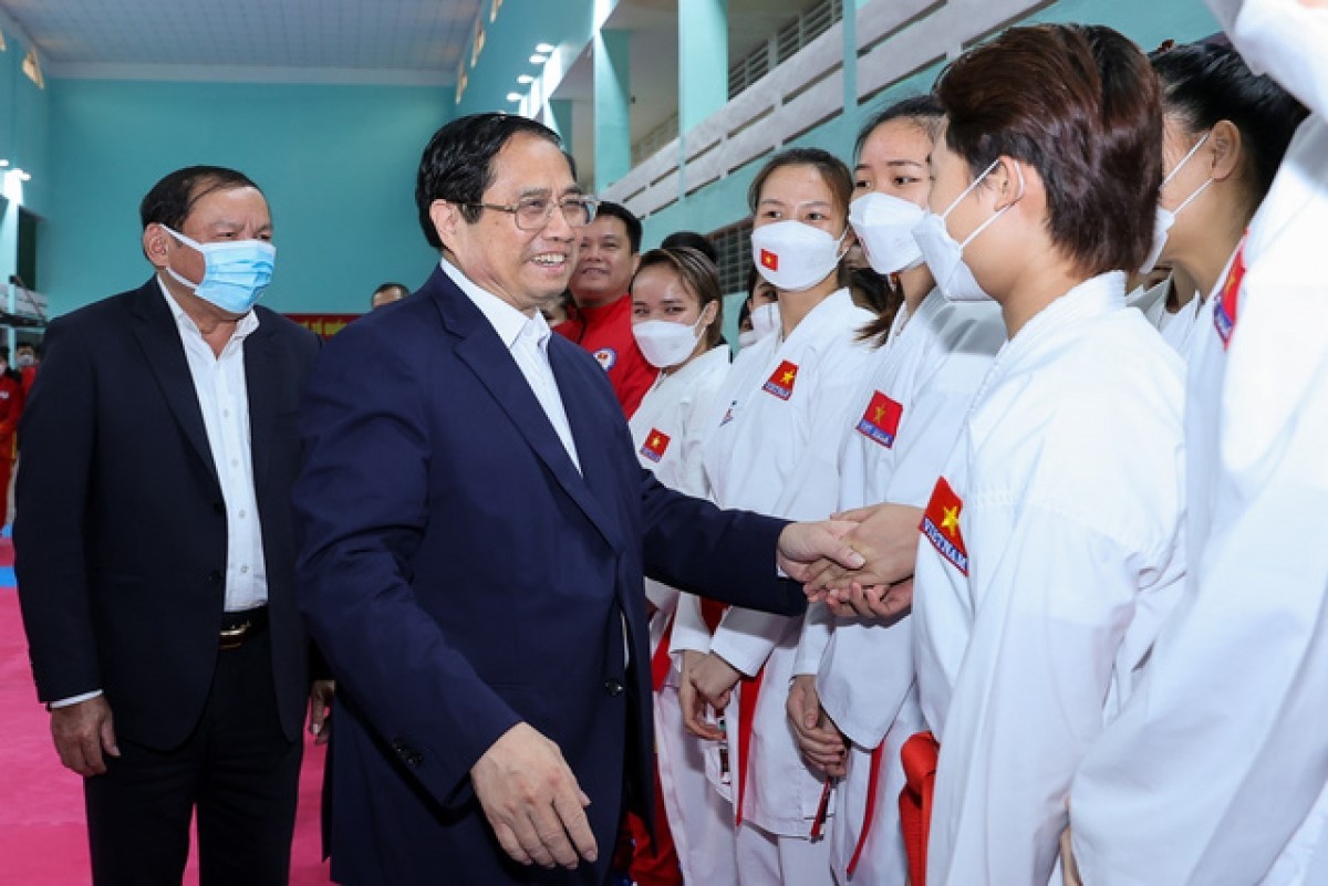 pm chinh inspects sea games preparations and encourages vietnamese athletes in hanoi
