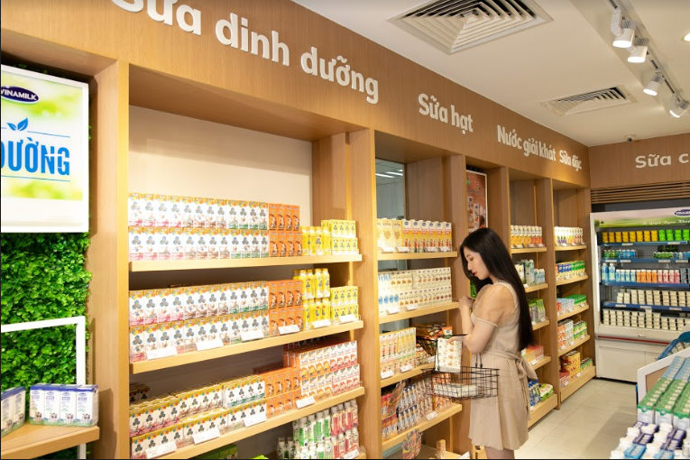 Vinamilk successfully signs a $1,2 mil export contract for high-level nut milk to Korea market Vinamilk successfully signs a $1,2 mil export contract for high-level nut milk to Korea market