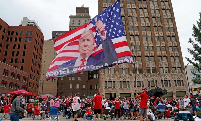 0433 trump1