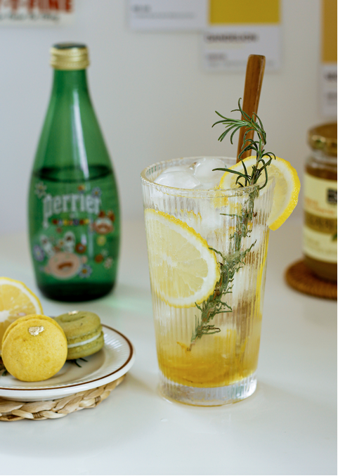 Beverage Shop At Home: Menu of Dilicious Homemade Drinks