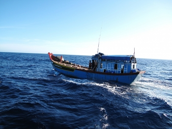 500 hours afloat with fishermen