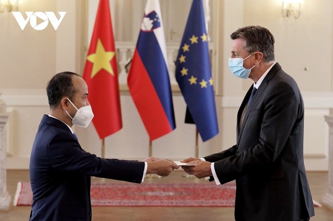 Vietnam, Slovenia Boost Economic Cooperation, COVID-19 Response