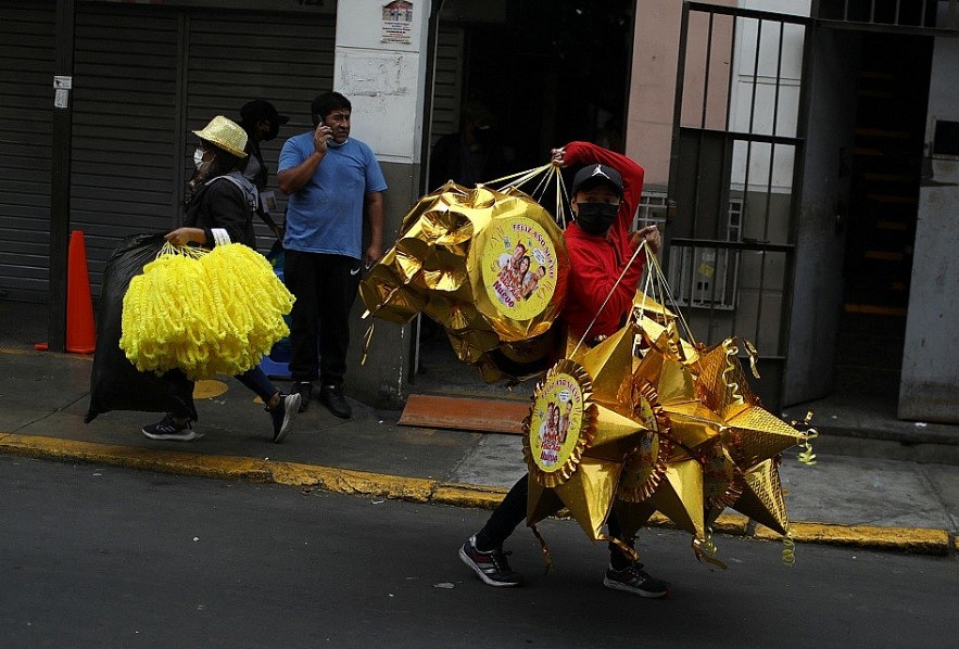 The World Welcoming New Year 2022 Coming