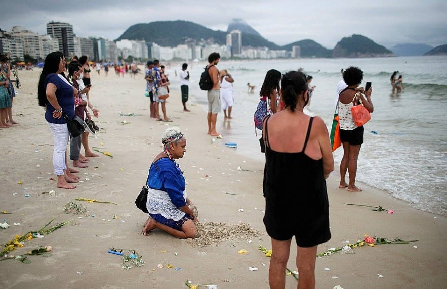 The World Welcoming New Year 2022 Coming