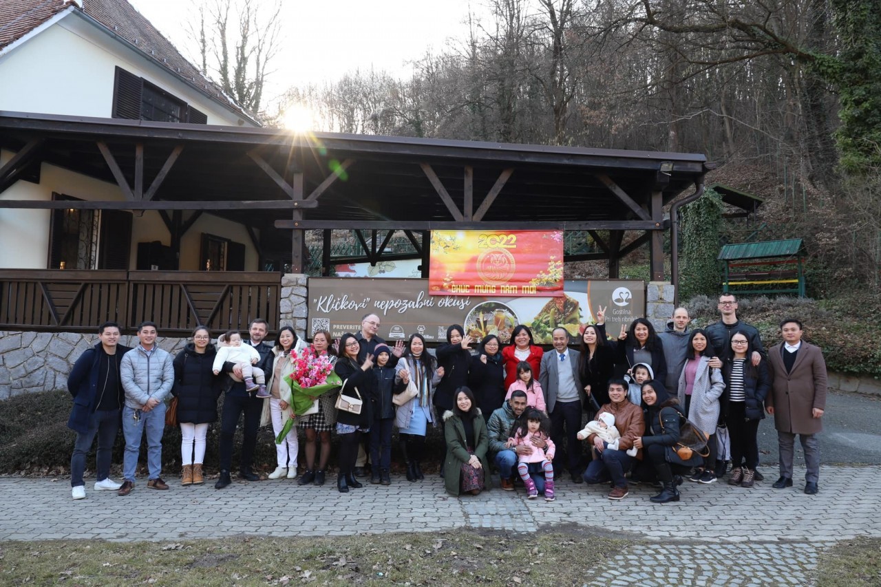 overseas vietnamese contribute to covid 19 fight in slovenia