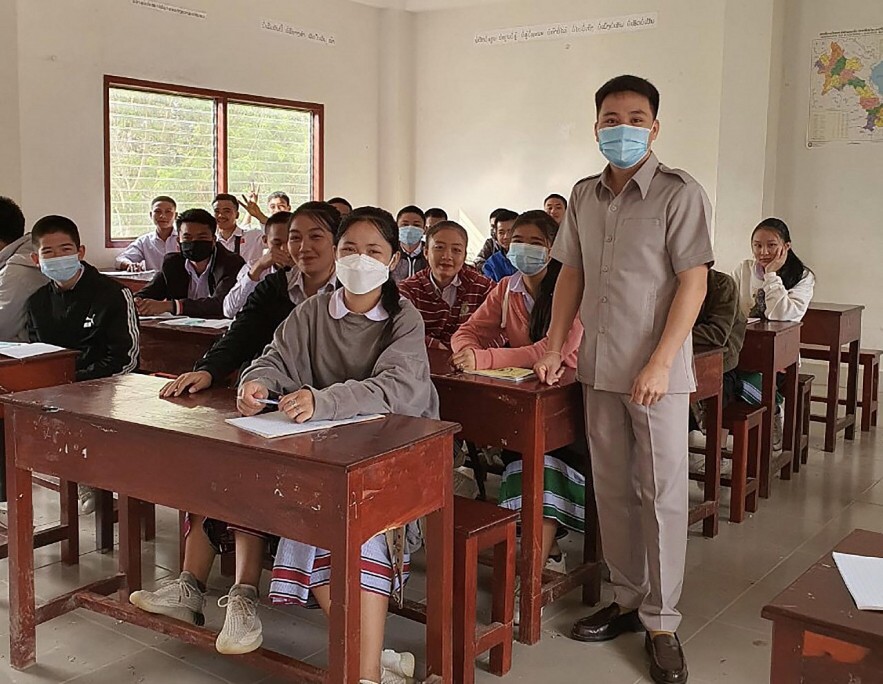 Vietnamese Teacher Helps Students in Highland of Laos