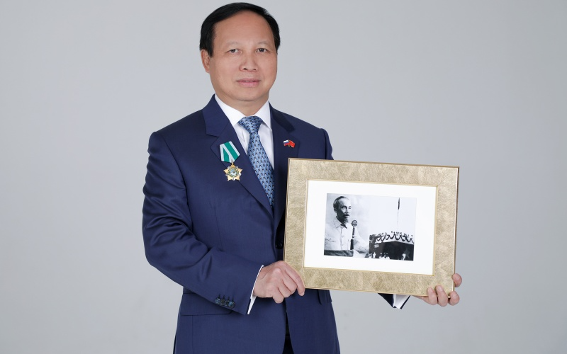 Russian photographer's “Ho Chi Minh Era” project features revolutionary portraits