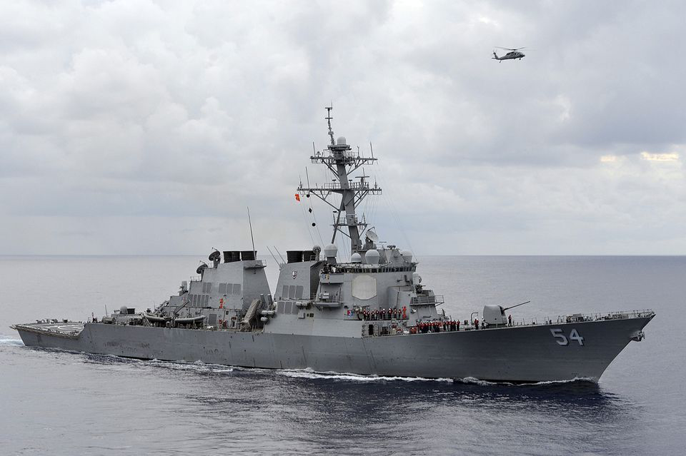 US sends warship near Hoang Sa archipelago