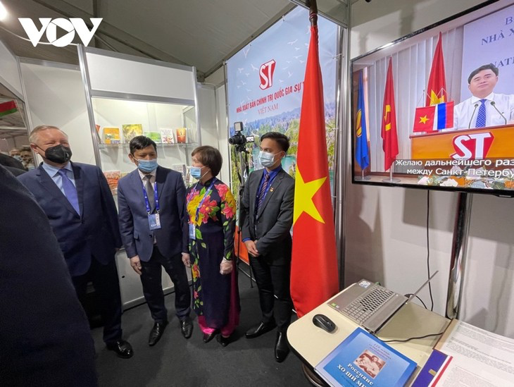 Books about President Ho Chi Minh leave strong imprint at St. Petersburg Book Fair
