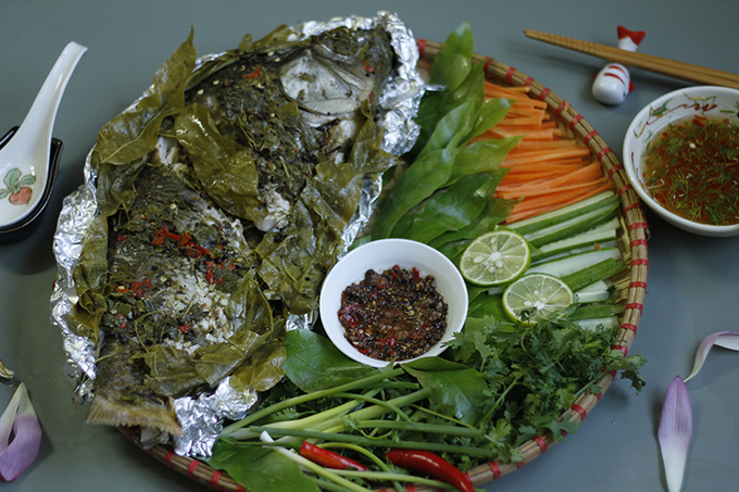 Recipe: Steamed carp with dracontomelon leaves – summer taste, with video