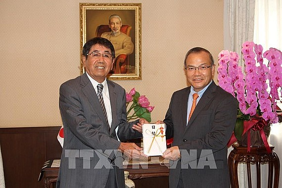 Japanese Businesses Support Vietnamese People in Difficulties