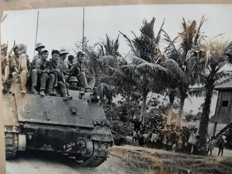 vietnamese colonel preserves love for cambodia via personal photography