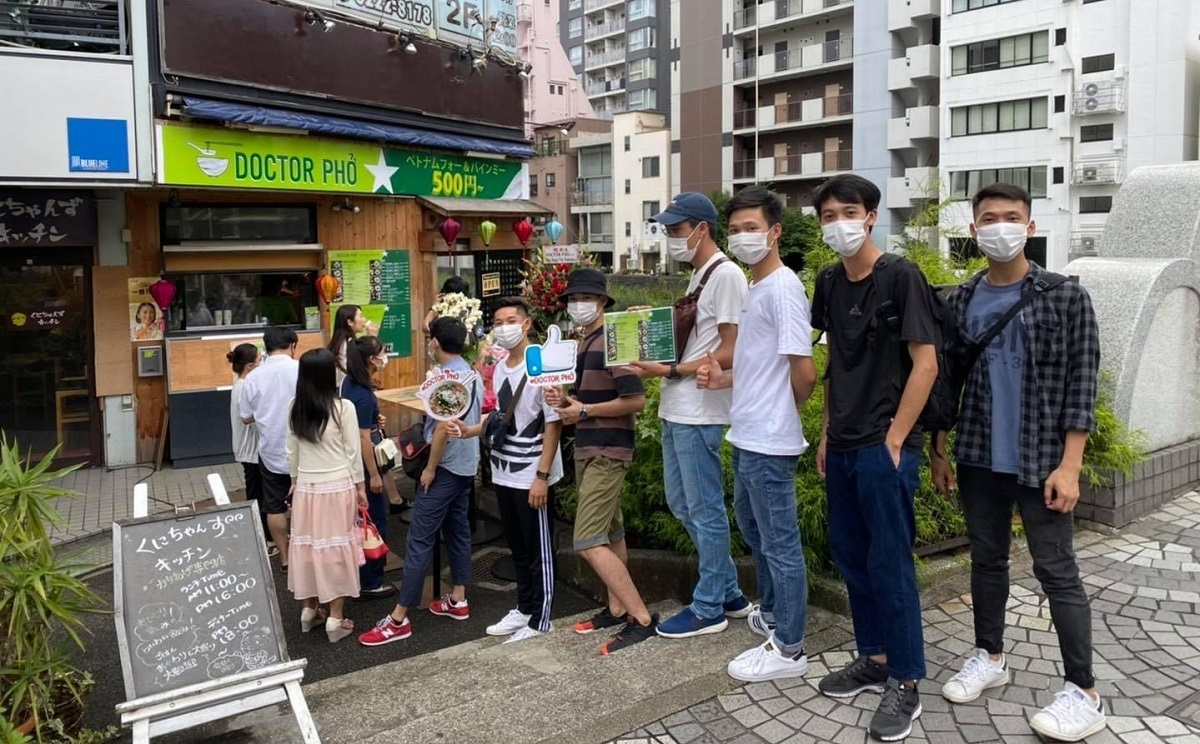 vietnamese woman opens special pho restaurant in japan