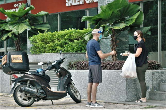 In Photos: Foreigners Social Distancing in Vietnam