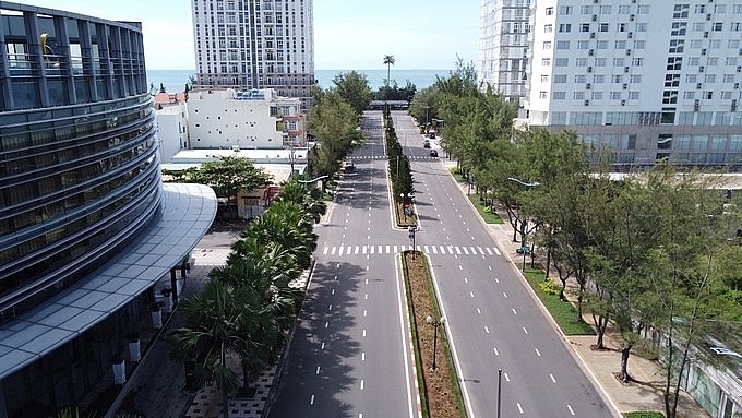 A street leading to Vung Tau beach is left deserted, July 2021. Photo: VnExpress