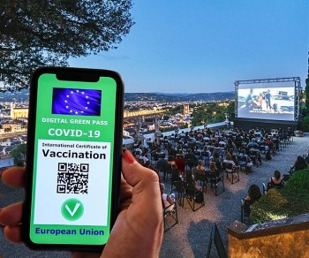 Vietnamese in Europe Support Covid-19 'Vaccine Passports'