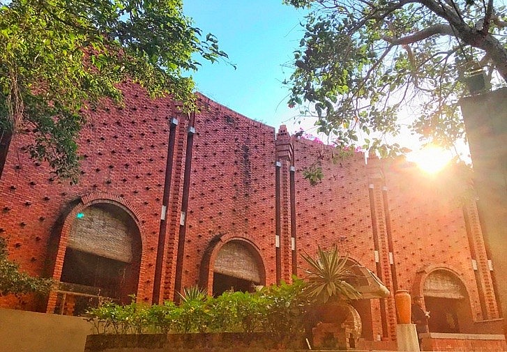 Unique Terracotta Park Honors Craft Villages in Vietnam