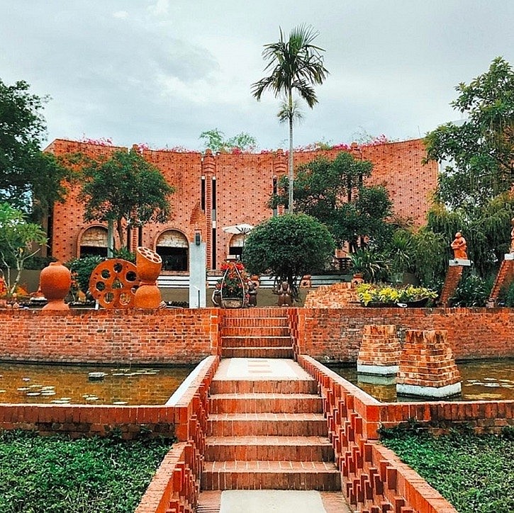 Unique Terracotta Park Honors Craft Villages in Vietnam