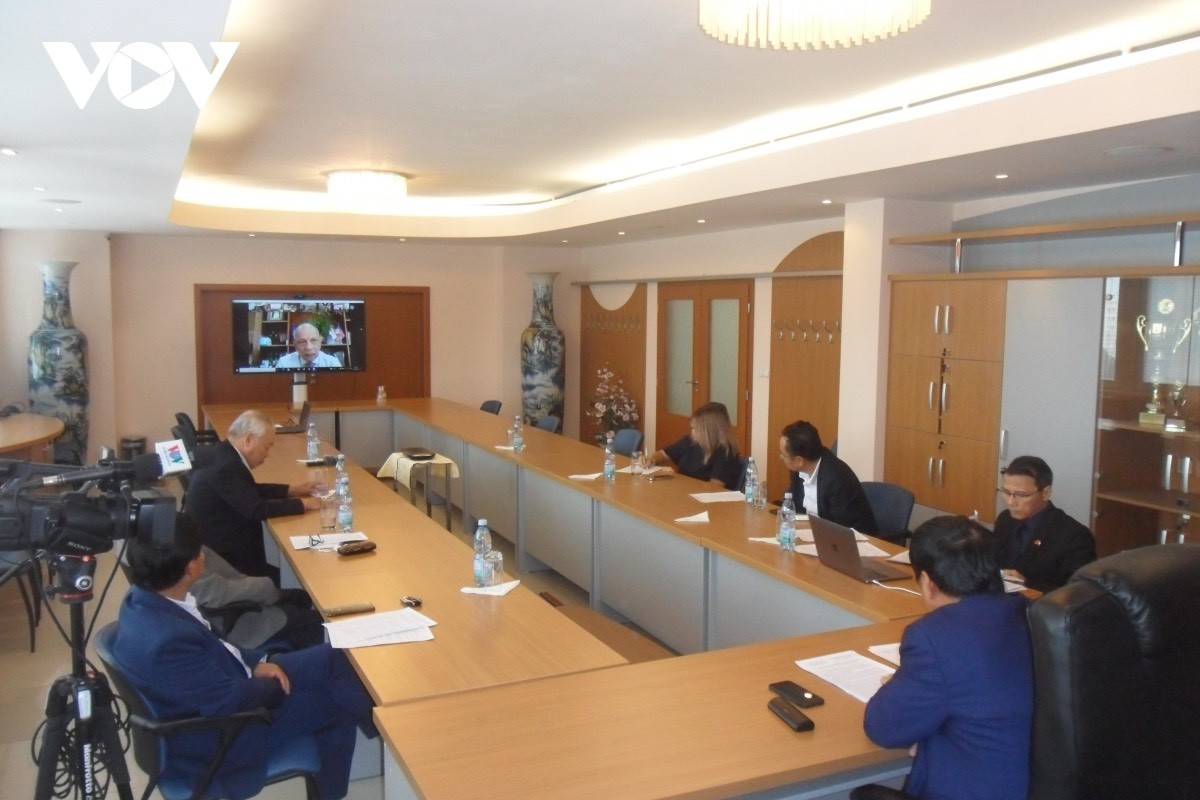 vietnamese community in europe supports covid 19 fight in homeland