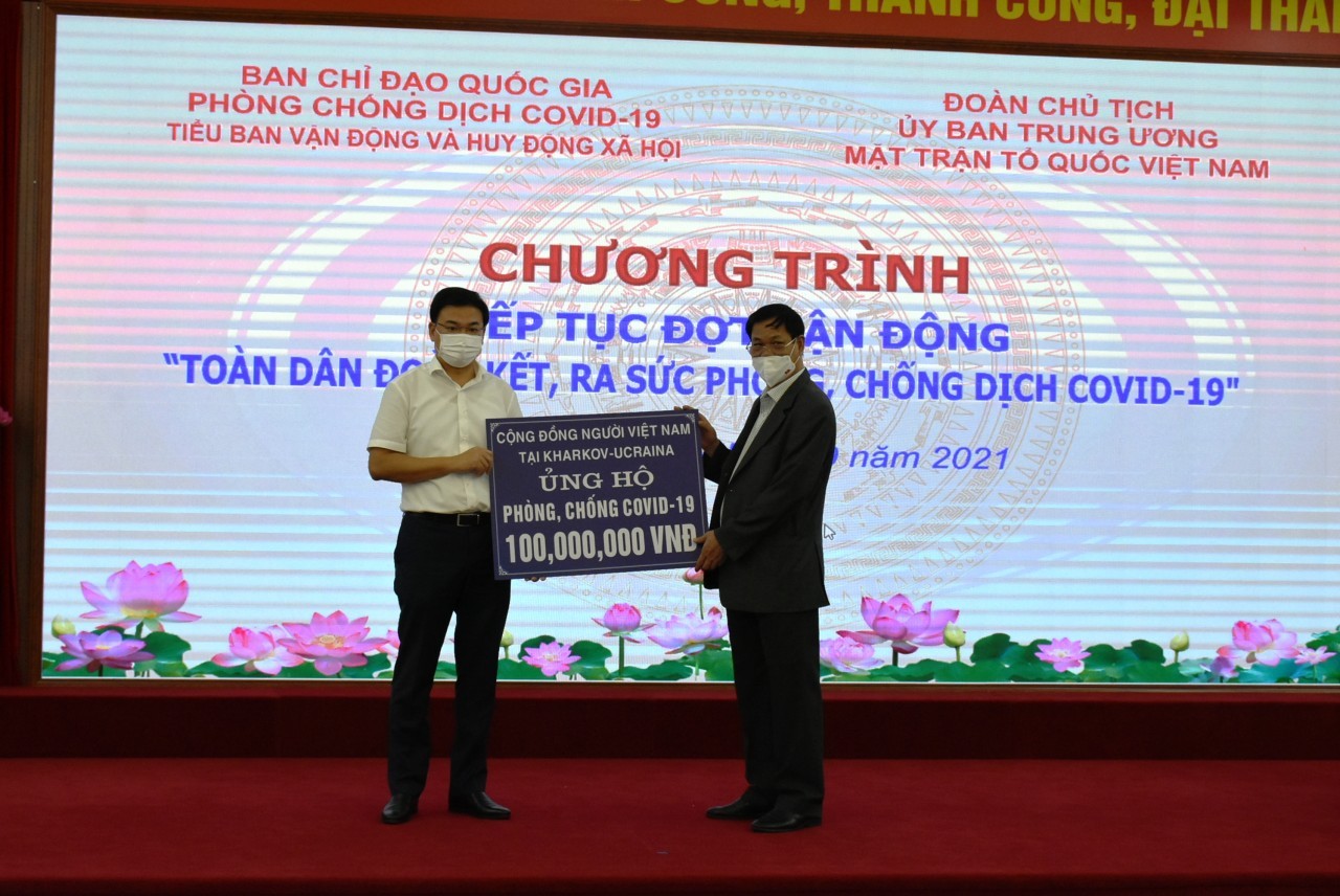 overseas vietnamese continue to support fight against covid 19