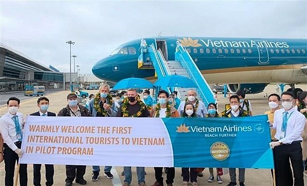 Da Nang city welcomes the first foreign tourists boarding a pilot international flight on November 17 after a hiatus caused by the Covid-19 pandemic. Photo: VNA