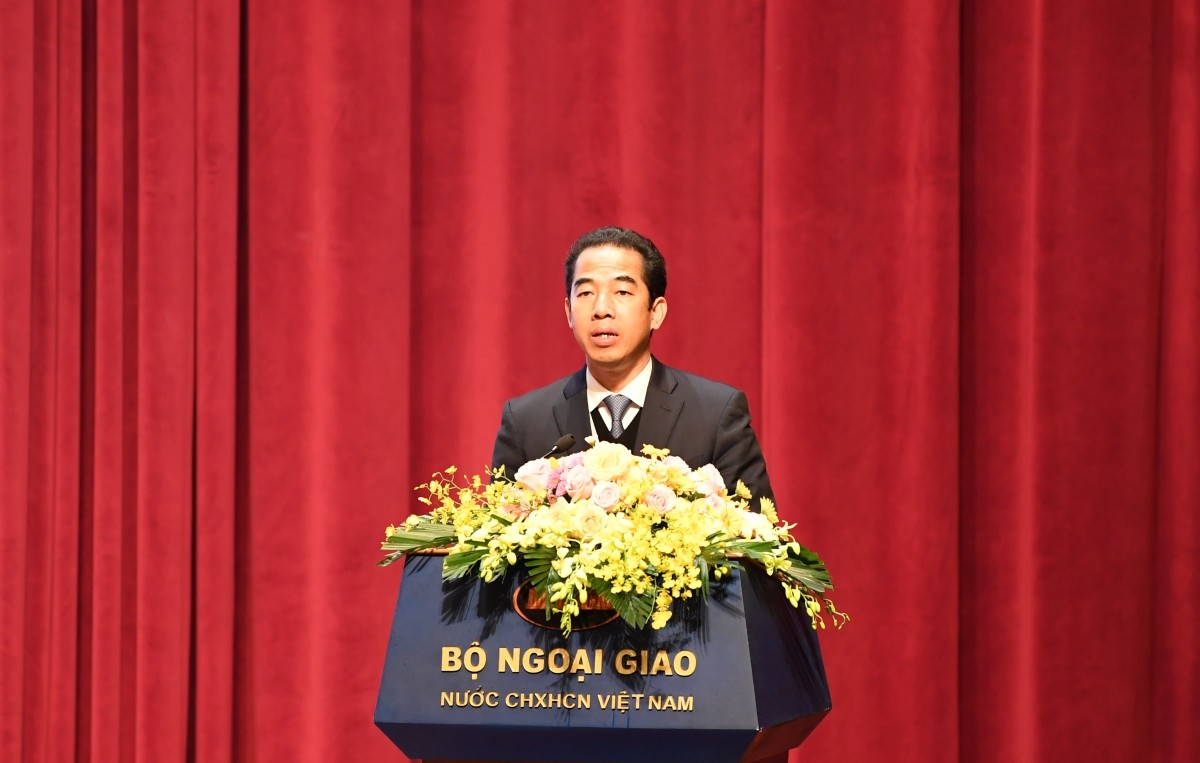 vietnam becomes bright spot on global investment map