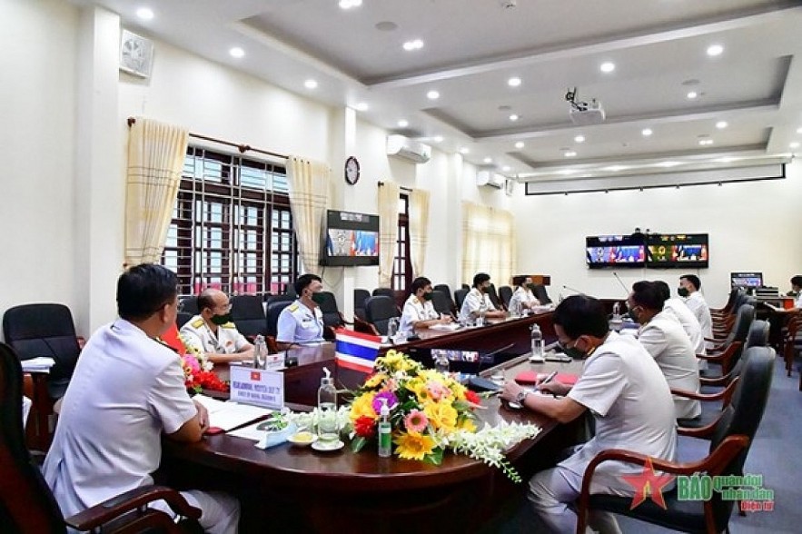 Vietnamese navy officers at the talks. Photo: www.qdnd.vn