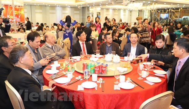 overseas vietnamese celebrate tet canh ty