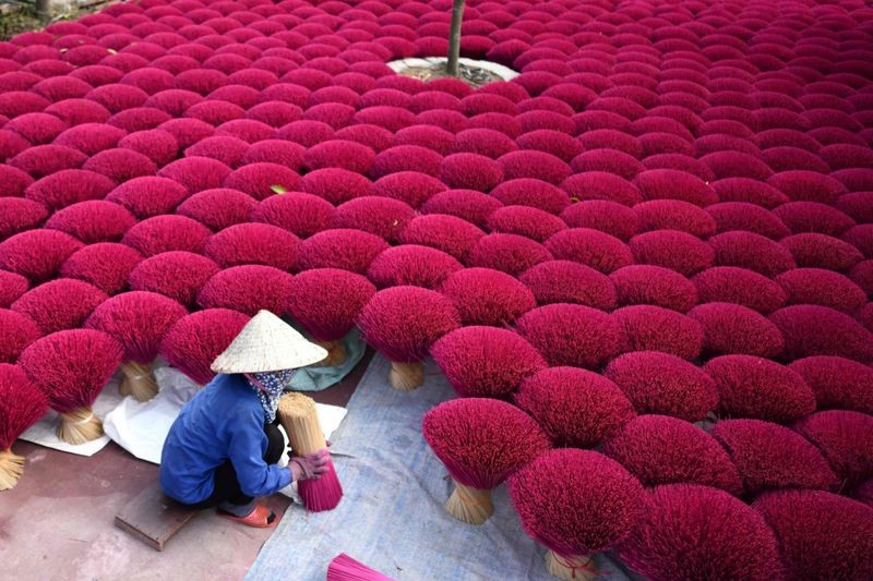 vietnams incense village prepares for lunar new year