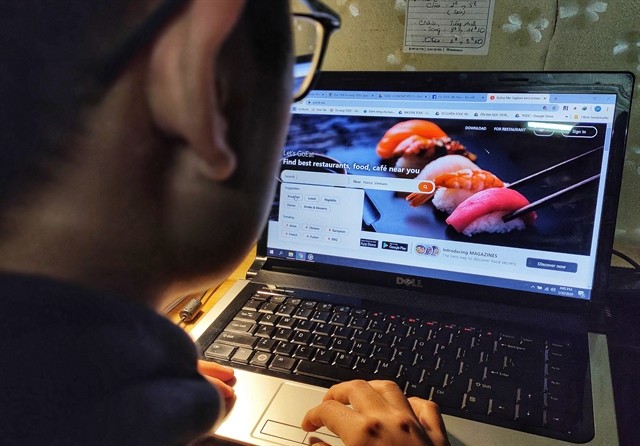 Finding food that suit your preferences with just several taps finding food that suit your preferences with just several taps