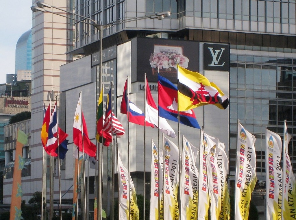 ASEAN site optimistic about Vietnam’s economy in gloomy global picture