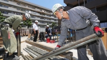 Foreign workers in Japan hit record high