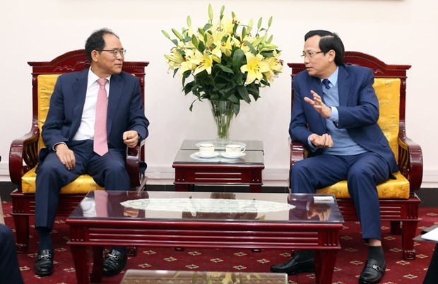 vietnam rok to boost ties in vocational education