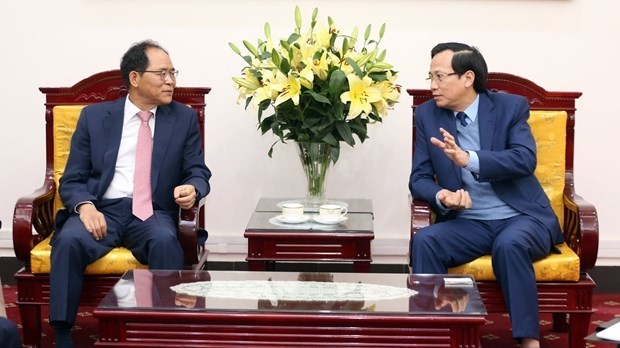 vietnam rok to boost ties in vocational education