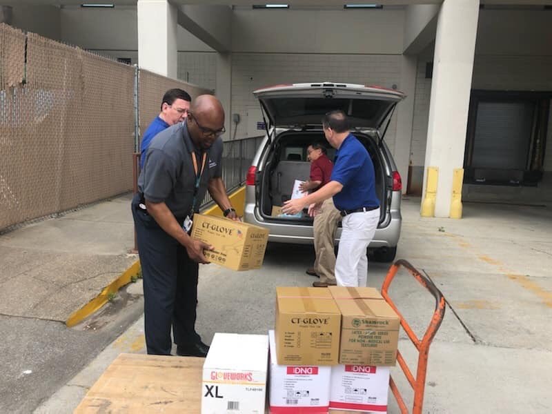 vietnamese community in us collects gloves face masks for local hospital