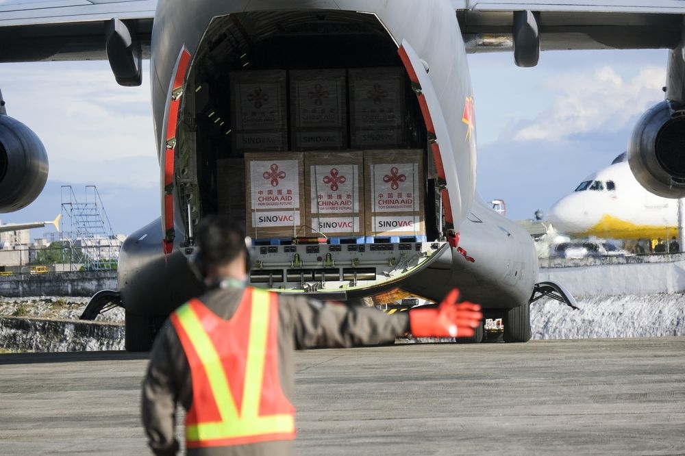 philippines launches virus vaccinations with china donated sinovac shots