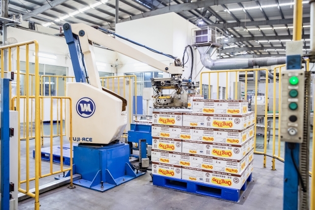 overcoming obstacles due to covid 19 vinamilk exports first batch of condensed milk to china