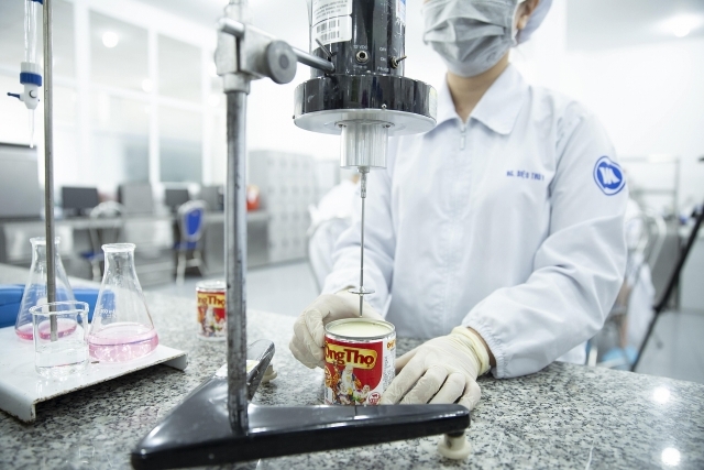 overcoming obstacles due to covid 19 vinamilk exports first batch of condensed milk to china