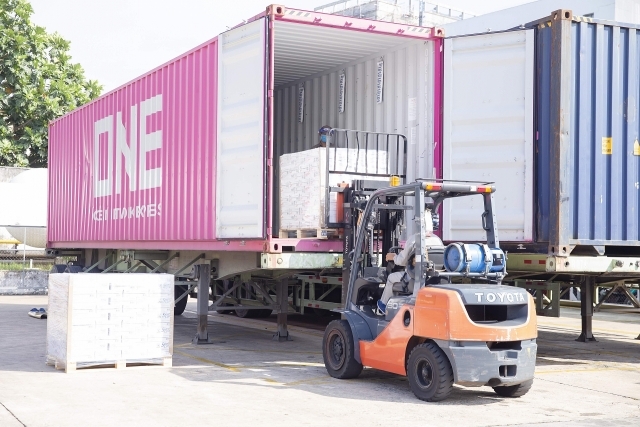 overcoming obstacles due to covid 19 vinamilk exports first batch of condensed milk to china