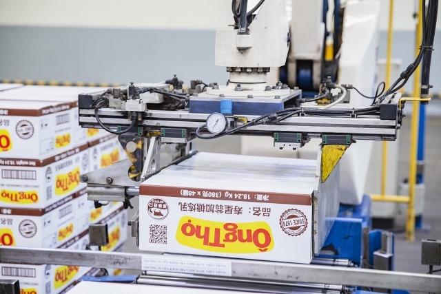 overcoming obstacles due to covid 19 vinamilk exports first batch of condensed milk to china