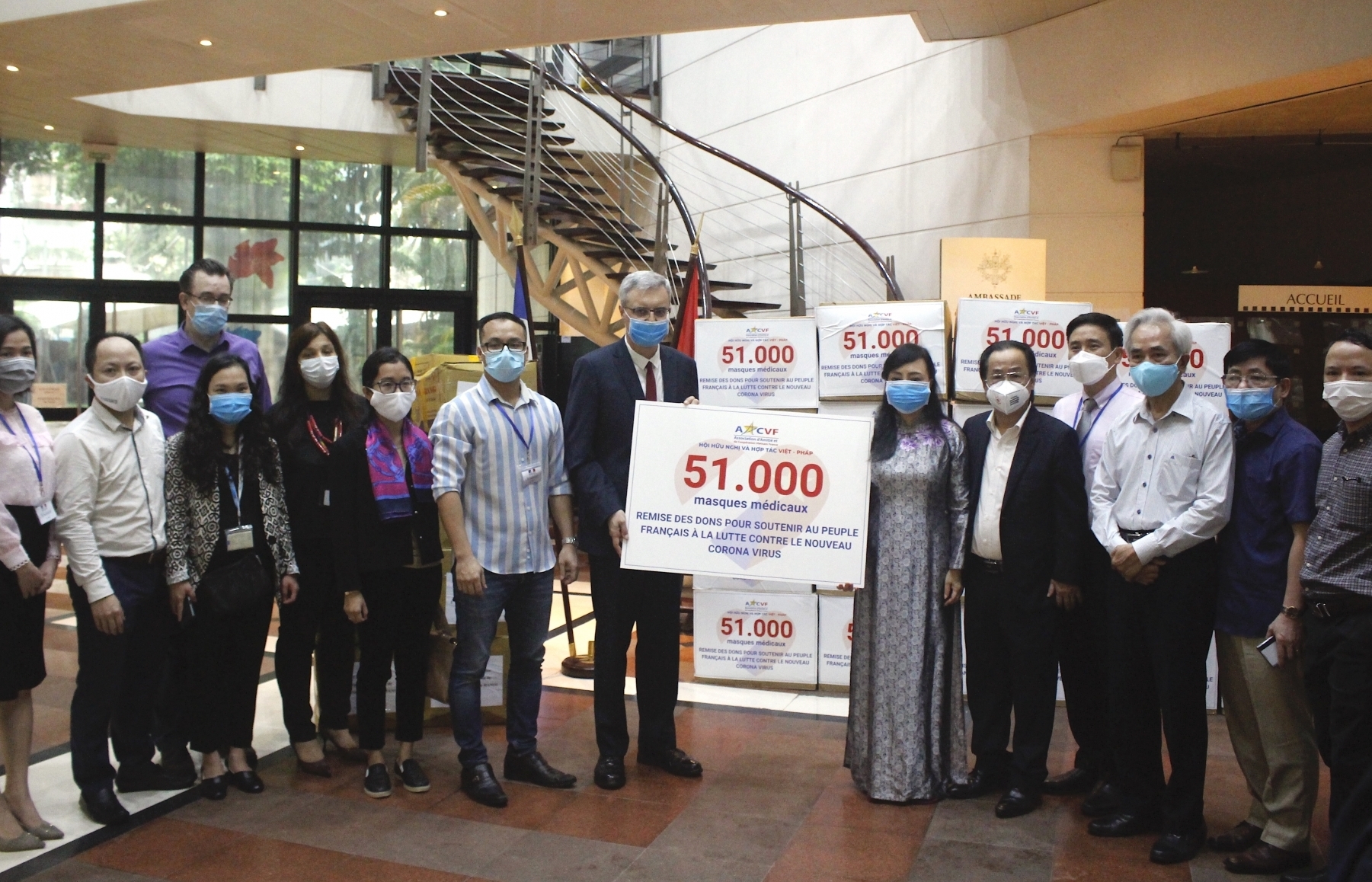 vietnam france friendship association donates 51000 masks to france