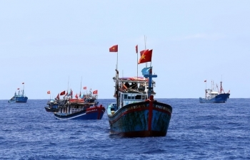 satellite images show china working on undersea cables in vietnams paracel islands