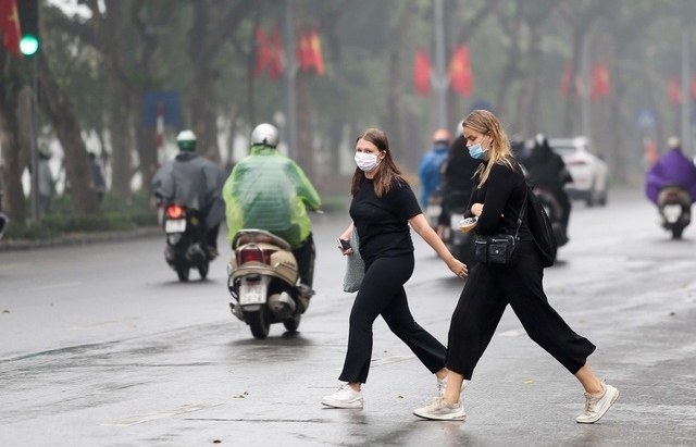 foreigners decide to stay in vietnam amid covid 19 as they feel safer than at home