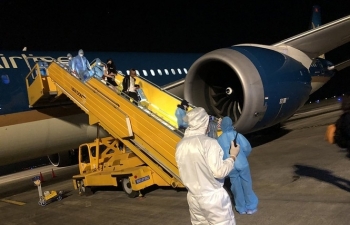 vietnam plans to resume select international flights